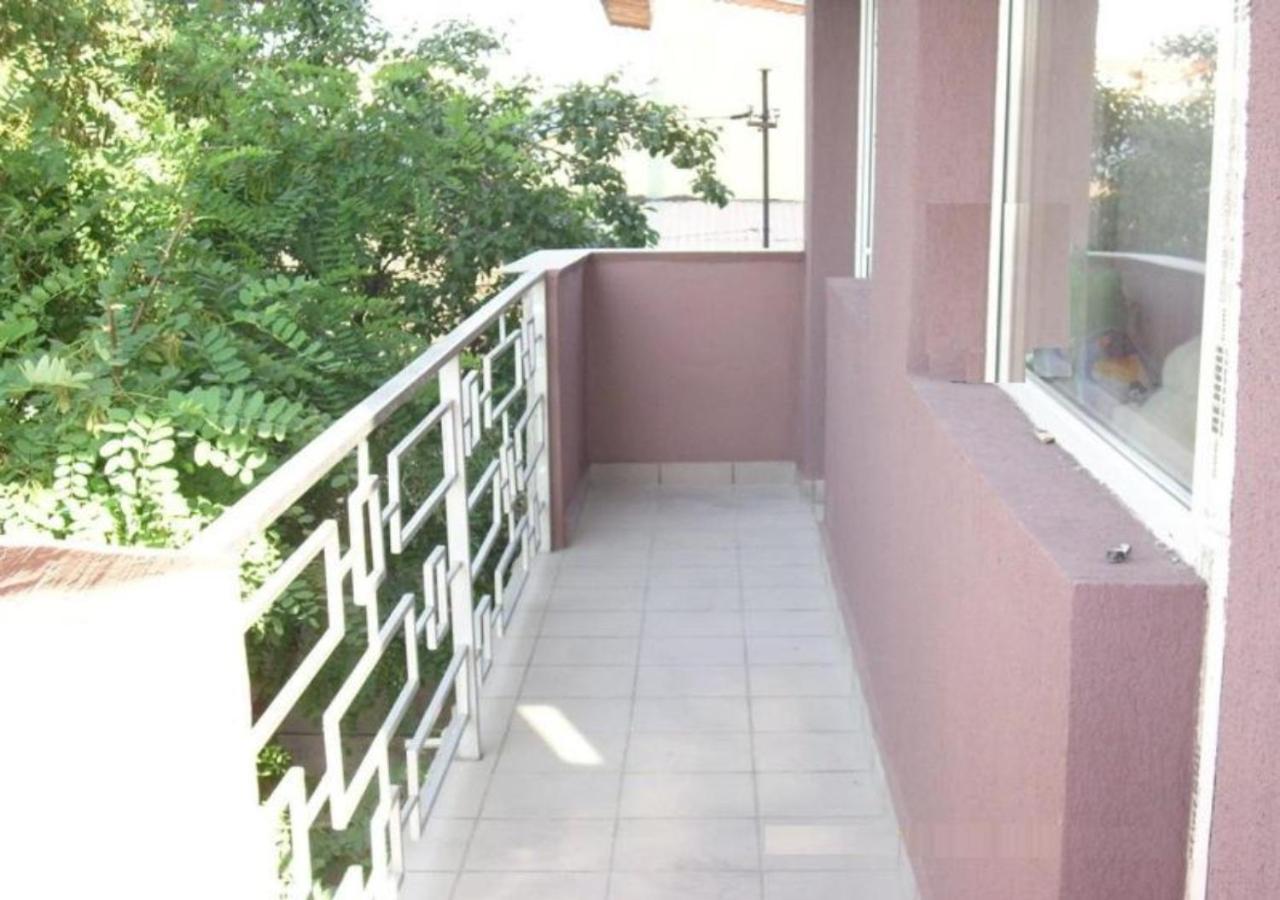 Apartament Laurentiu - Etaj.1 Βουκουρέστι Εξωτερικό φωτογραφία