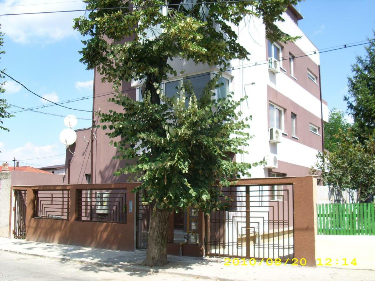 Apartament Laurentiu - Etaj.1 Βουκουρέστι Εξωτερικό φωτογραφία